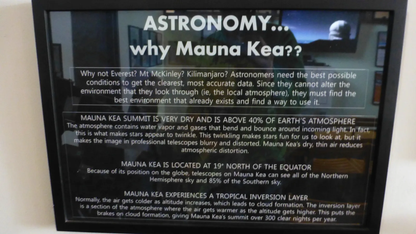 Mauna Kea, Hawaii – Astronomie-Infotafel im Besucherzentrum