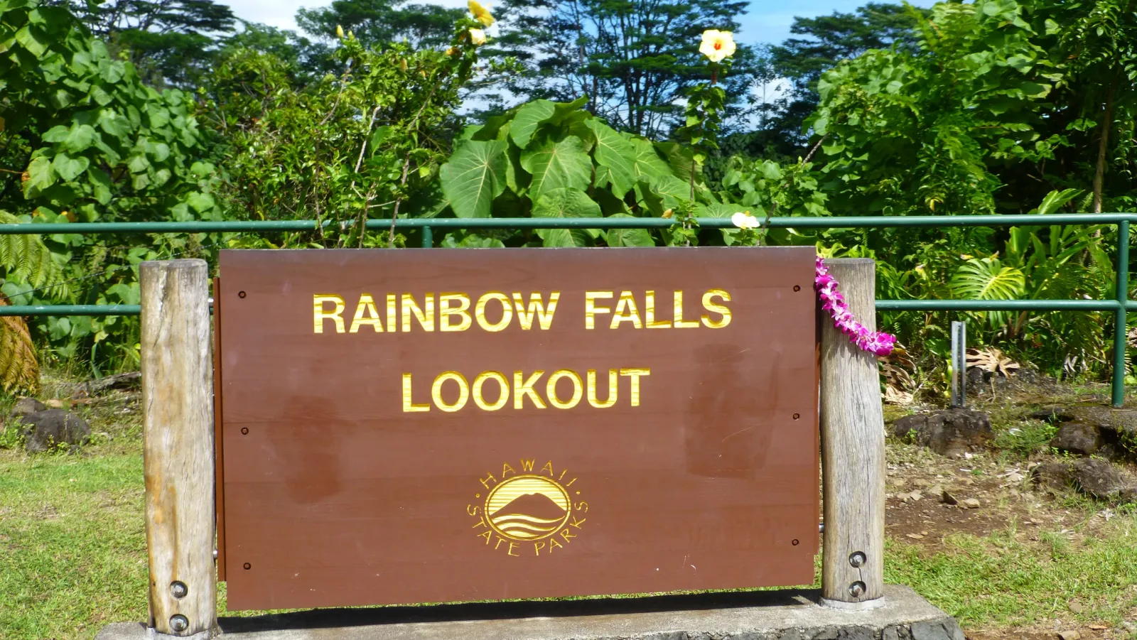 Big Island, Hawaii – Rainbow Falls Lookout Schild